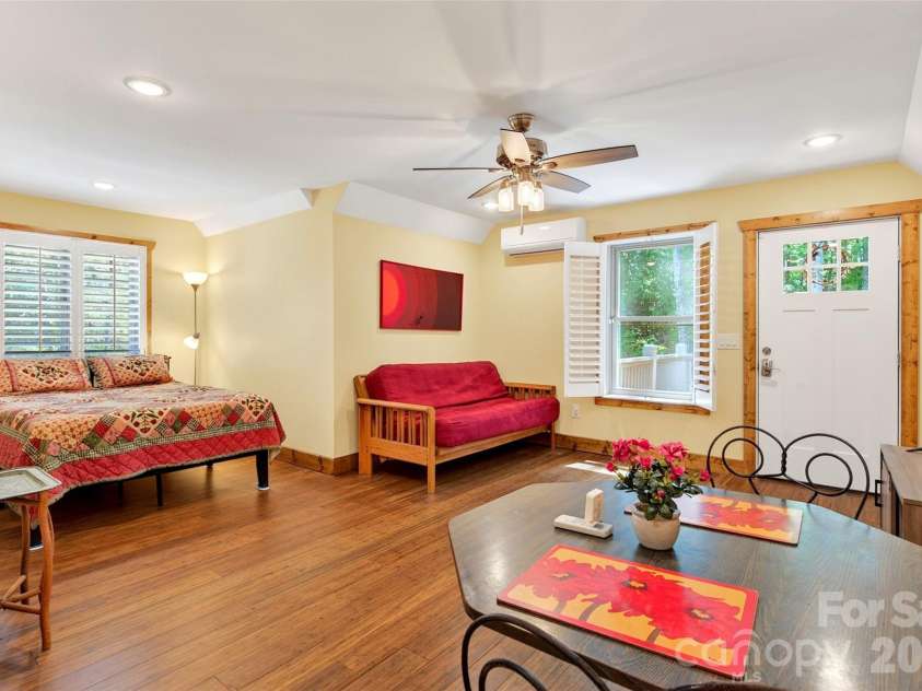 225 Henrys Glen Drive, Morganton, NC 28655.  MLS# CAR4280672, YatesRealty ID 25471. 