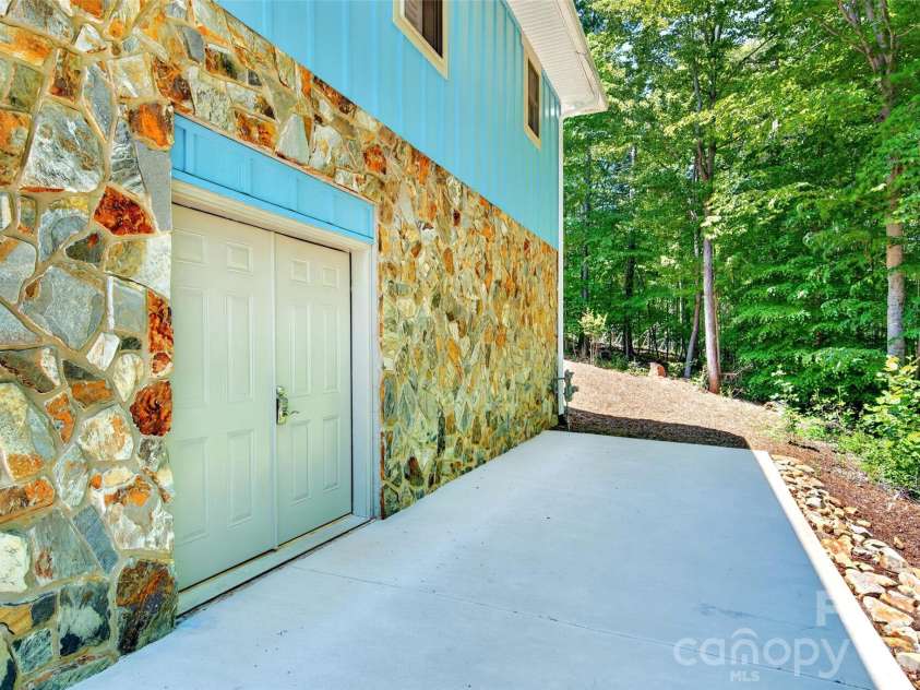 225 Henrys Glen Drive, Morganton, NC 28655.  MLS# CAR4280672, YatesRealty ID 25471. 