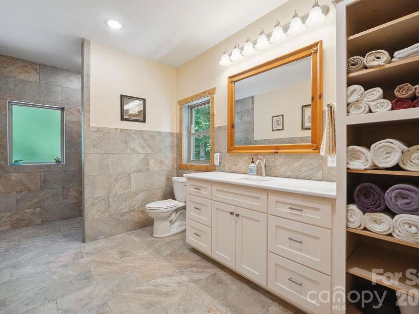 225 Henrys Glen Drive, Morganton, NC 28655.  MLS# CAR4280672, YatesRealty ID 25471. 