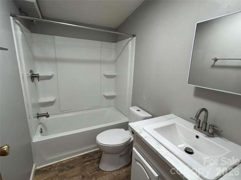 370 Walker Road, Nebo, NC 28761.  MLS# CAR4383415, YatesRealty ID 25472. 2nd Full Bath