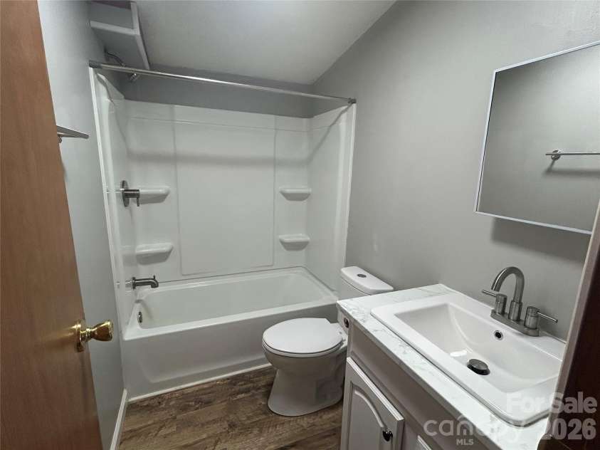 370 Walker Road, Nebo, NC 28761.  MLS# CAR4383415, YatesRealty ID 25472. 2nd full bathroom