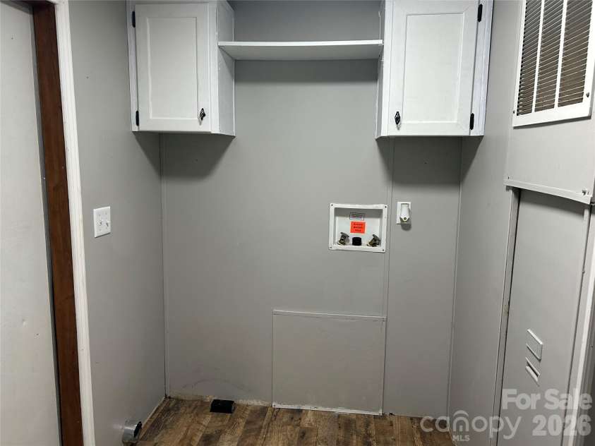 370 Walker Road, Nebo, NC 28761.  MLS# CAR4383415, YatesRealty ID 25472. Laundry area!