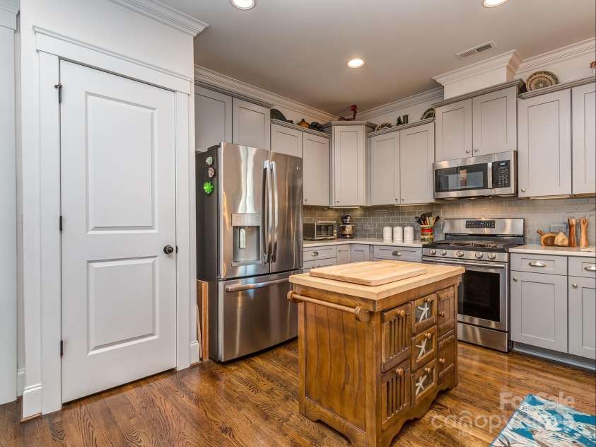 815 Digby Road, Rock Hill, SC 29730.  MLS# CAR4240458, YatesRealty ID 25472. 