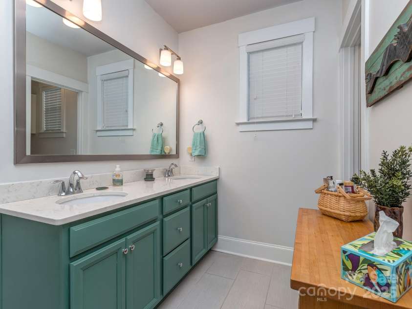 815 Digby Road, Rock Hill, SC 29730.  MLS# CAR4240458, YatesRealty ID 25472. 