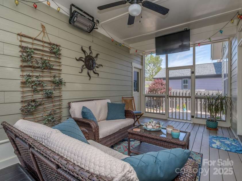 815 Digby Road, Rock Hill, SC 29730.  MLS# CAR4240458, YatesRealty ID 25472. 