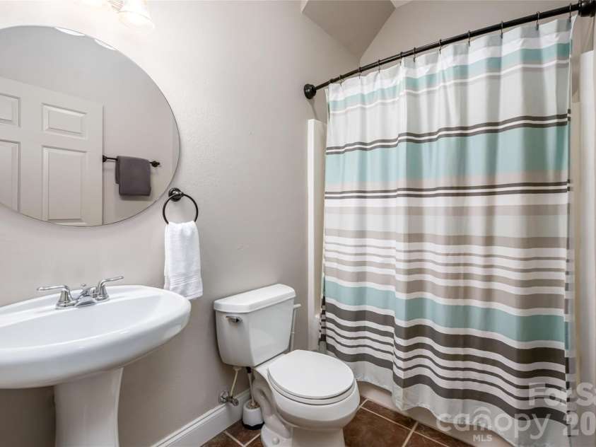 36 Snowshoe Drive, Asheville, NC 28803.  MLS# CAR4372330, YatesRealty ID 25473. 