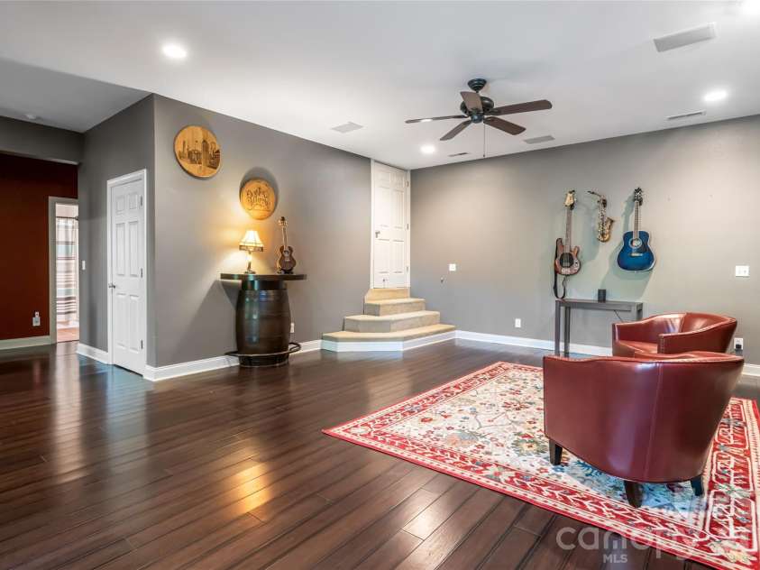 36 Snowshoe Drive, Asheville, NC 28803.  MLS# CAR4372330, YatesRealty ID 25473. 