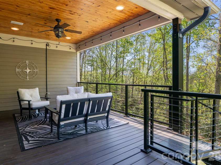 36 Snowshoe Drive, Asheville, NC 28803.  MLS# CAR4415135, YatesRealty ID 25473. 