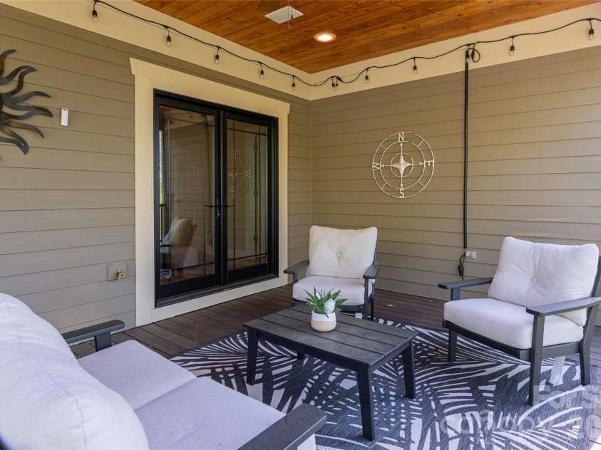 36 Snowshoe Drive, Asheville, NC 28803.  MLS# CAR4415135, YatesRealty ID 25473. 