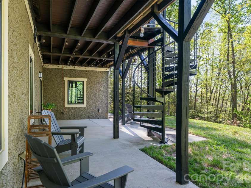 36 Snowshoe Drive, Asheville, NC 28803.  MLS# CAR4415135, YatesRealty ID 25473. 
