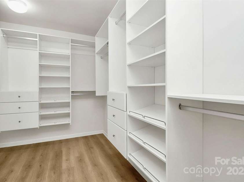 1104 Snowbird Lane, Waxhaw, NC 28173.  MLS# CAR4288166, YatesRealty ID 25474. Primary Closet