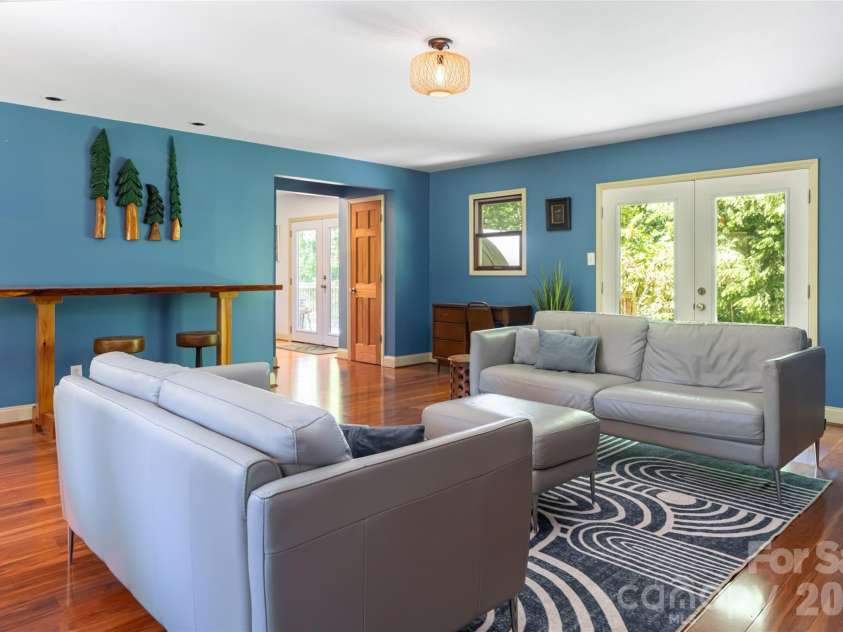 26 Utopia Road, Asheville, NC 28805.  MLS# CAR4382071, YatesRealty ID 25474. 