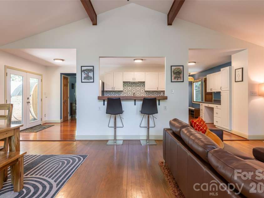26 Utopia Road, Asheville, NC 28805.  MLS# CAR4382071, YatesRealty ID 25474. 
