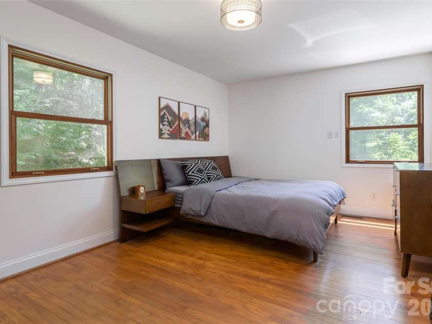 26 Utopia Road, Asheville, NC 28805.  MLS# CAR4382071, YatesRealty ID 25474. 