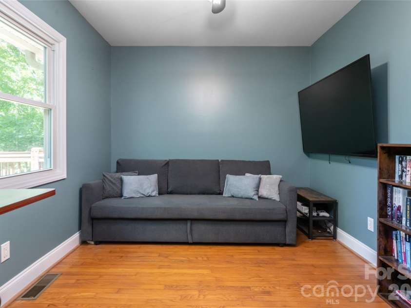 26 Utopia Road, Asheville, NC 28805.  MLS# CAR4382071, YatesRealty ID 25474. 