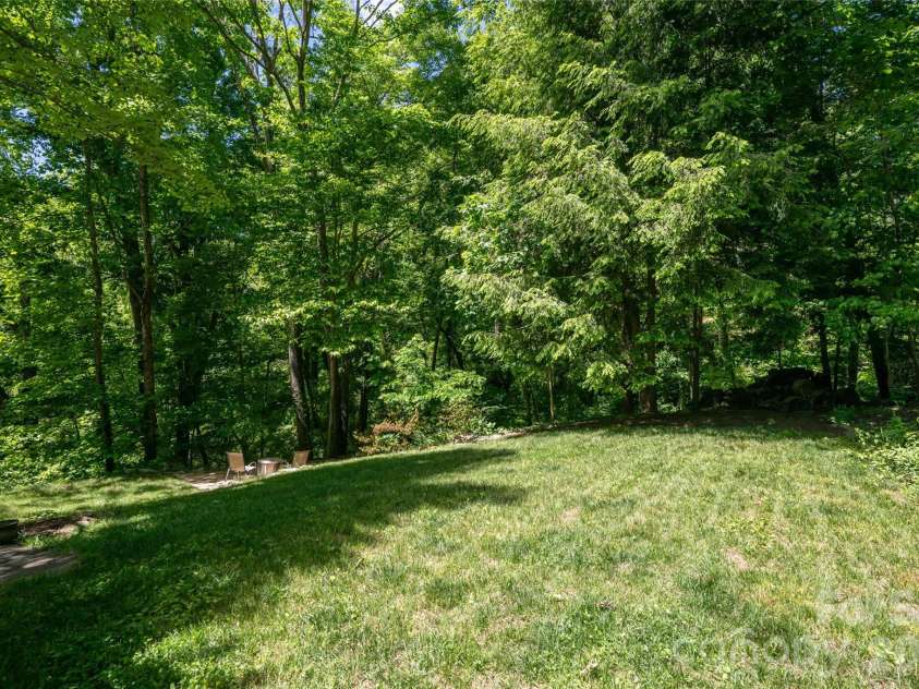26 Utopia Road, Asheville, NC 28805.  MLS# CAR4382071, YatesRealty ID 25474. 