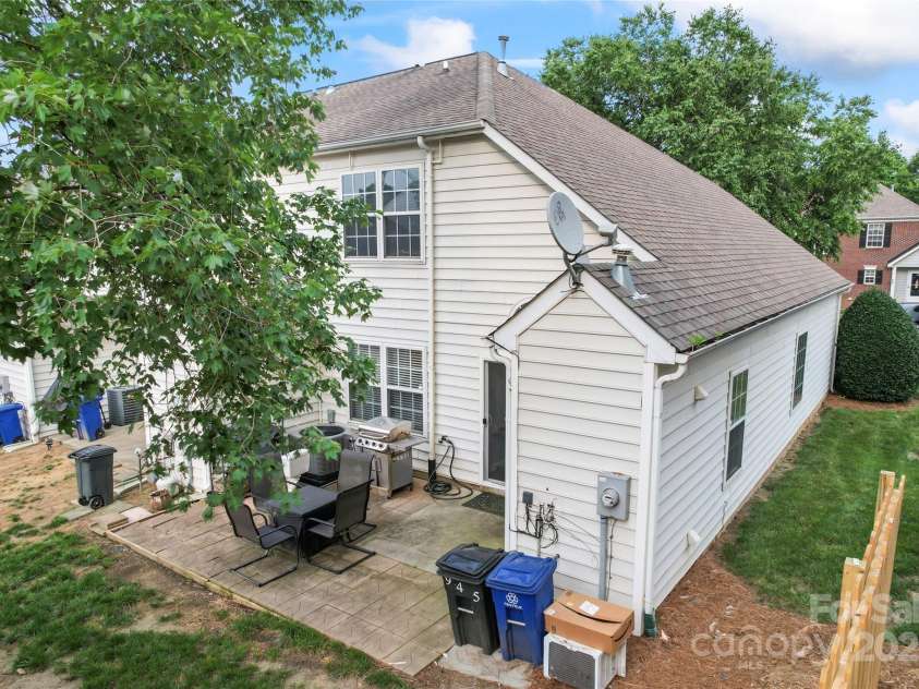 945 Heritage Parkway, Fort Mill, SC 29715.  MLS# CAR4265044, YatesRealty ID 25475. 