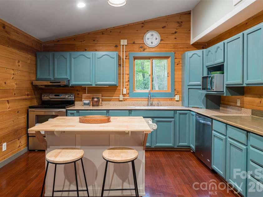 4035 Bald Creek Road, Clyde, NC 28721.  MLS# CAR4376905, YatesRealty ID 25476. 