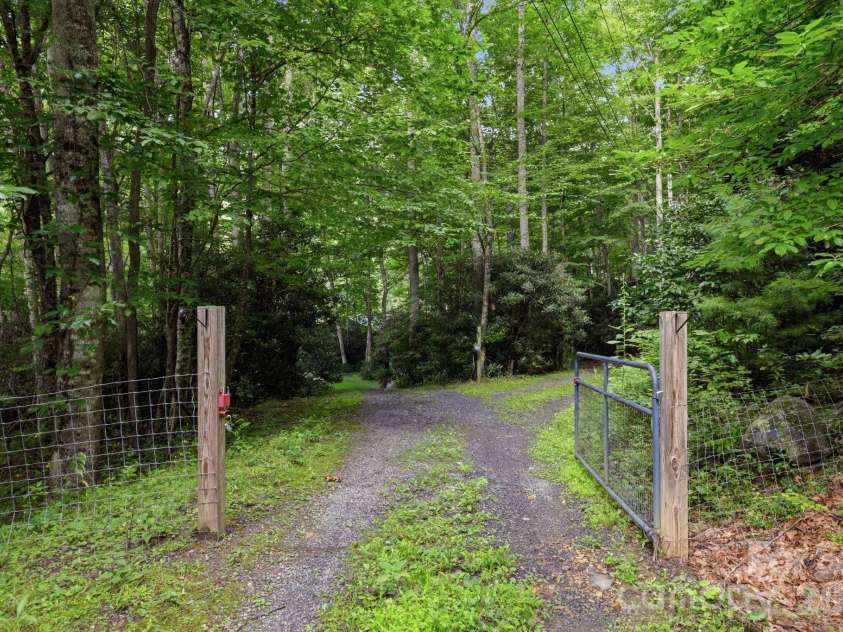 4035 Bald Creek Road, Clyde, NC 28721.  MLS# CAR4412288, YatesRealty ID 25476. 