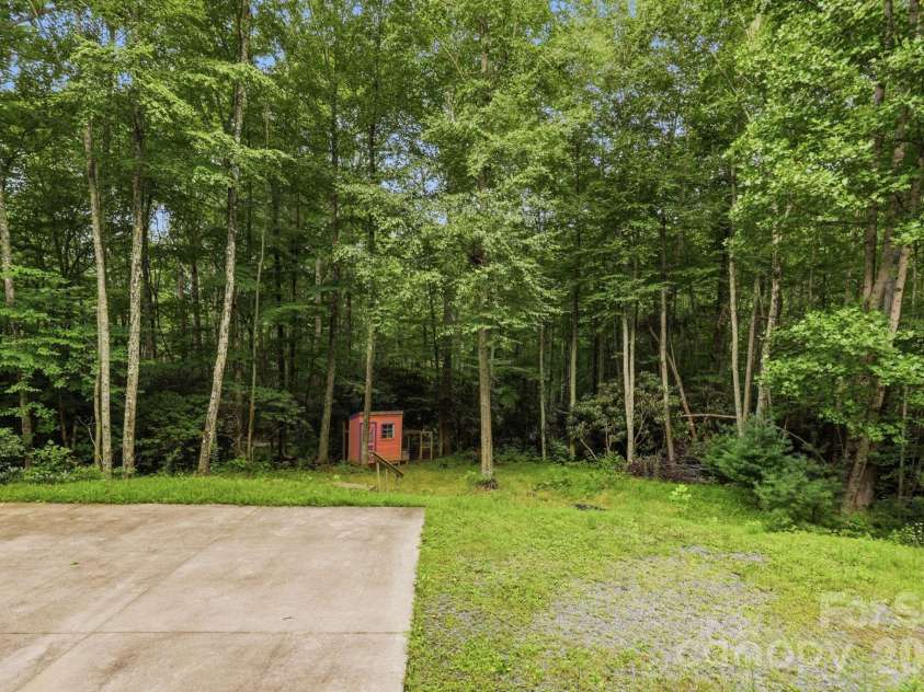 4035 Bald Creek Road, Clyde, NC 28721.  MLS# CAR4412288, YatesRealty ID 25476. Chicken coop