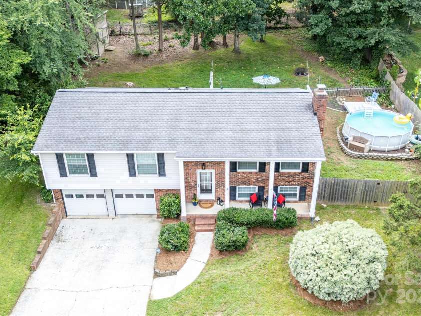 5909 Ryder Avenue, Charlotte, NC 28226.  MLS# CAR4269232, YatesRealty ID 25476. 