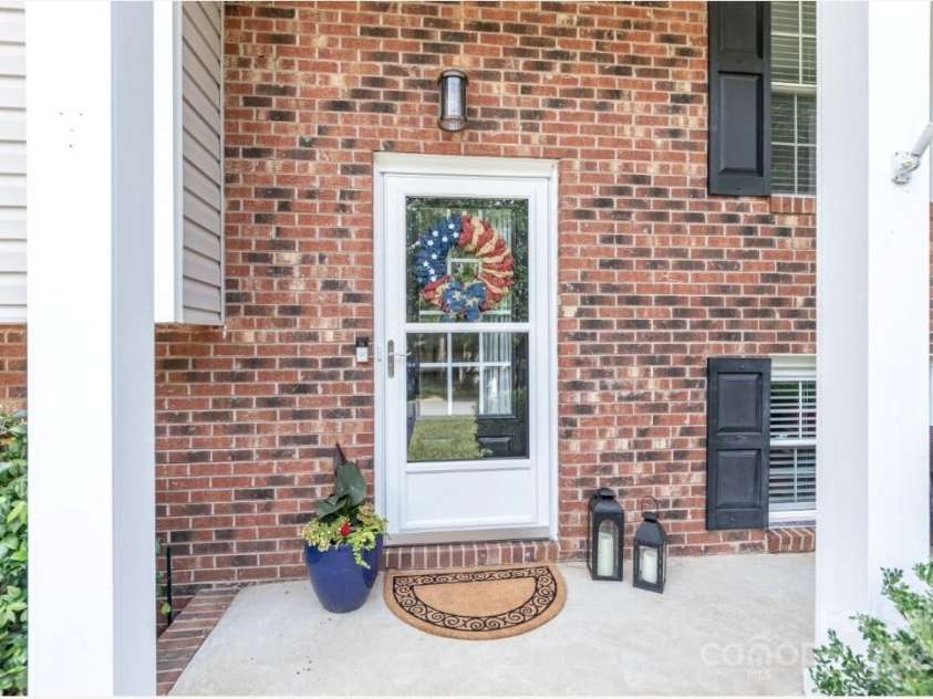 5909 Ryder Avenue, Charlotte, NC 28226.  MLS# CAR4269232, YatesRealty ID 25476. 