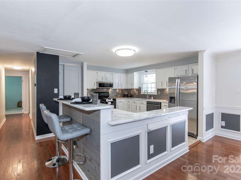 5909 Ryder Avenue, Charlotte, NC 28226.  MLS# CAR4269232, YatesRealty ID 25476. 