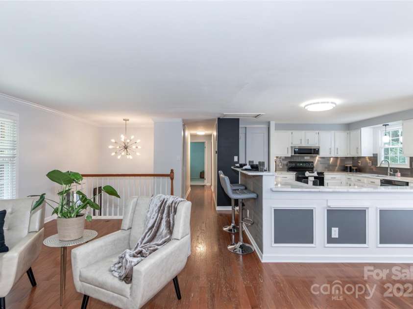 5909 Ryder Avenue, Charlotte, NC 28226.  MLS# CAR4269232, YatesRealty ID 25476. 