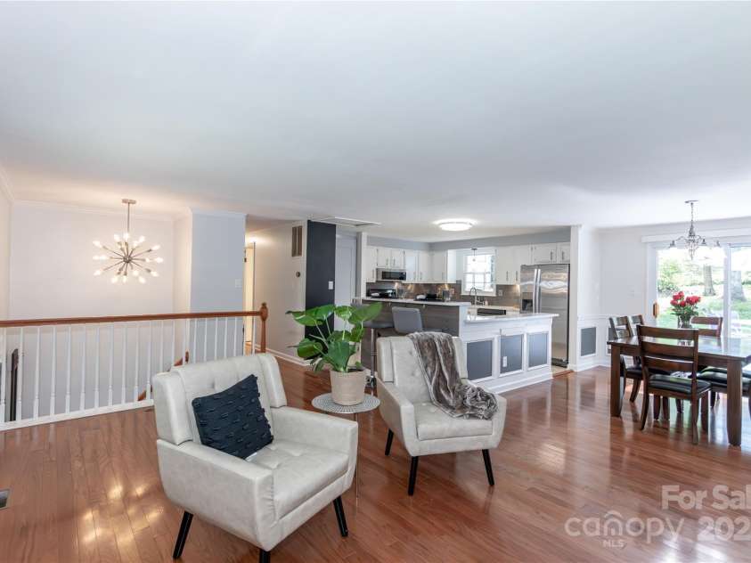 5909 Ryder Avenue, Charlotte, NC 28226.  MLS# CAR4269232, YatesRealty ID 25476. 