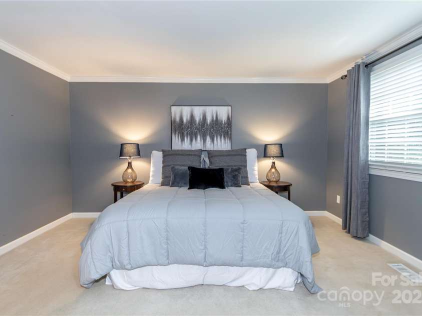 5909 Ryder Avenue, Charlotte, NC 28226.  MLS# CAR4269232, YatesRealty ID 25476. 