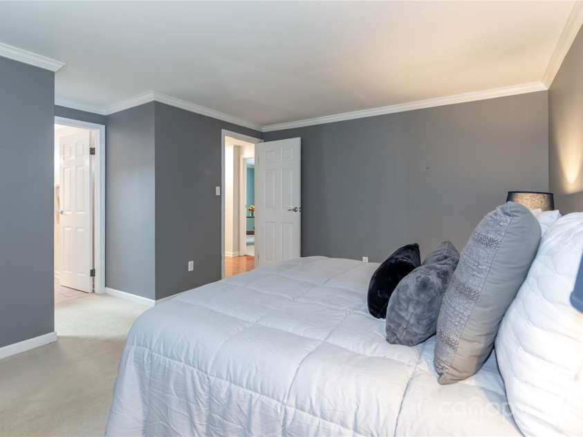 5909 Ryder Avenue, Charlotte, NC 28226.  MLS# CAR4269232, YatesRealty ID 25476. 