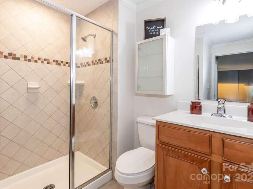 5909 Ryder Avenue, Charlotte, NC 28226.  MLS# CAR4269232, YatesRealty ID 25476. 
