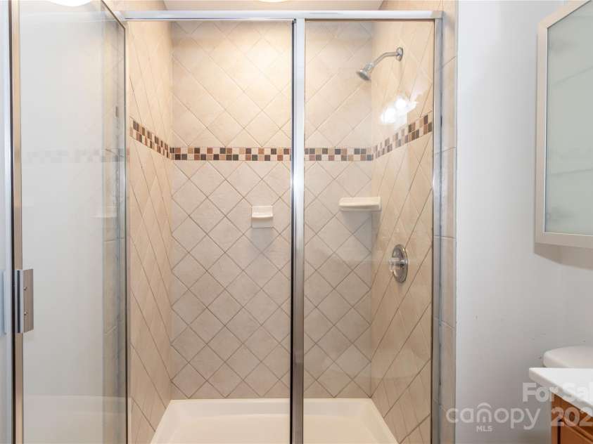 5909 Ryder Avenue, Charlotte, NC 28226.  MLS# CAR4269232, YatesRealty ID 25476. 