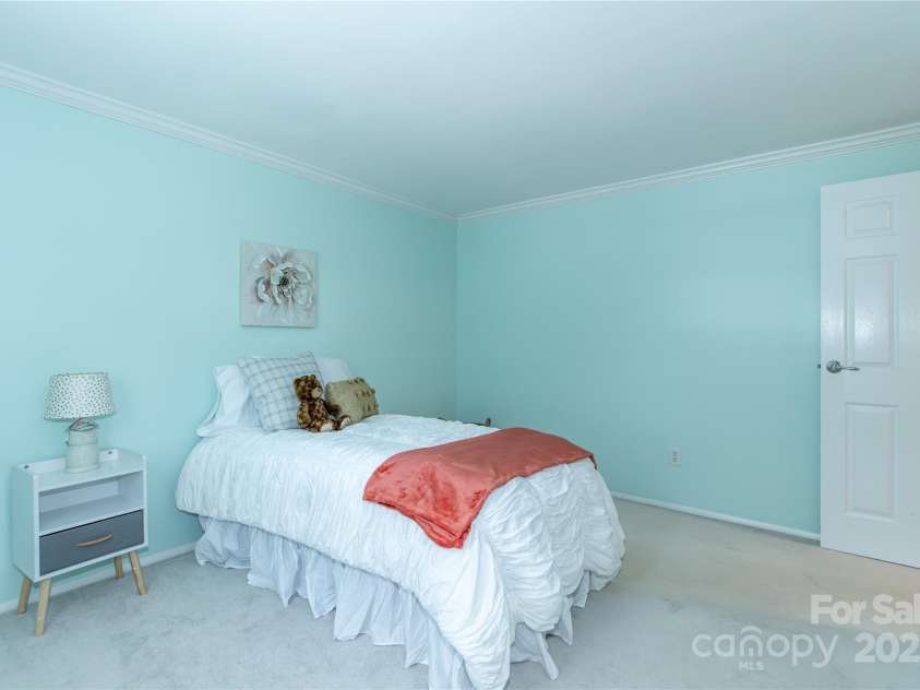 5909 Ryder Avenue, Charlotte, NC 28226.  MLS# CAR4269232, YatesRealty ID 25476. 
