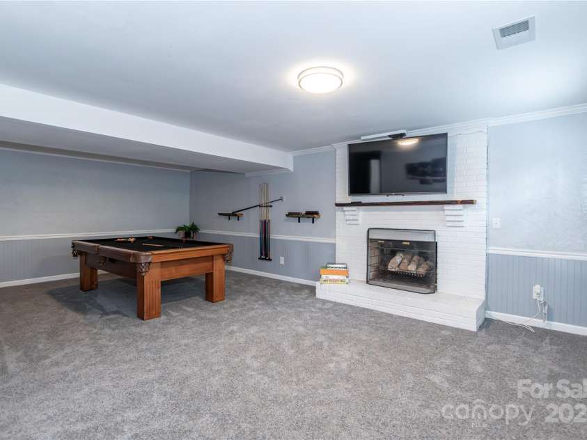 5909 Ryder Avenue, Charlotte, NC 28226.  MLS# CAR4269232, YatesRealty ID 25476. 