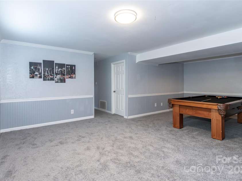 5909 Ryder Avenue, Charlotte, NC 28226.  MLS# CAR4269232, YatesRealty ID 25476. 