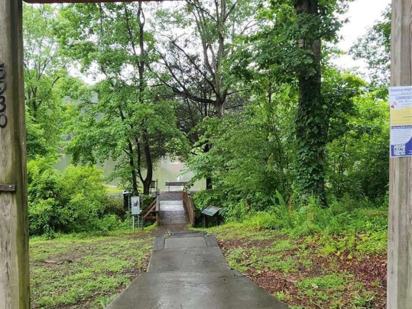 5909 Ryder Avenue, Charlotte, NC 28226.  MLS# CAR4269232, YatesRealty ID 25476. 