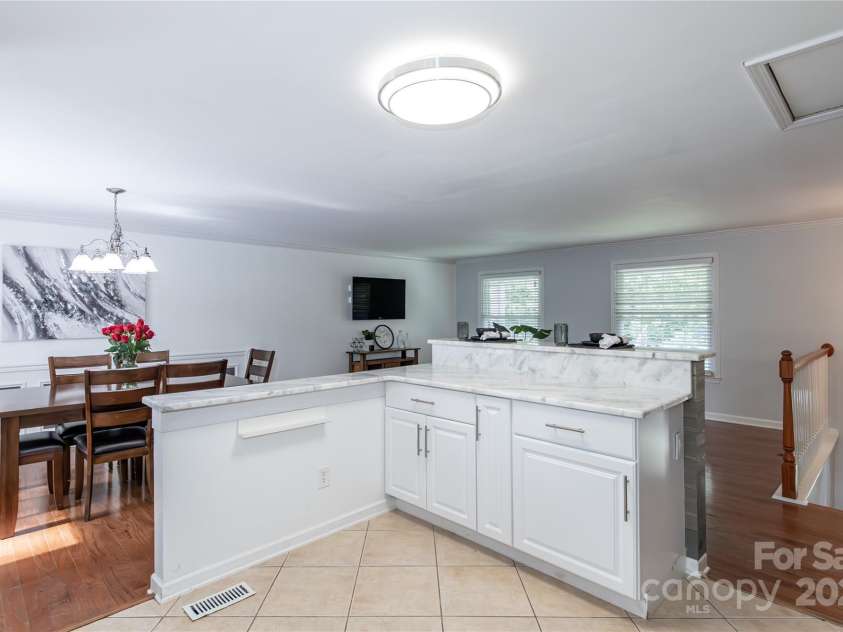5909 Ryder Avenue, Charlotte, NC 28226.  MLS# CAR4269232, YatesRealty ID 25476. 