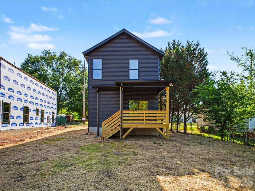 587 Central Drive, Concord, NC 28027.  MLS# CAR4381672, YatesRealty ID 25477. 