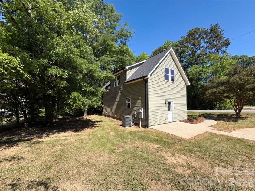 1402 Martin Luther King Avenue, Kannapolis, NC 28083.  MLS# CAR4381600, YatesRealty ID 25478. 