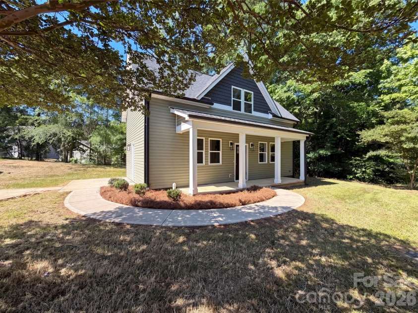1402 Martin Luther King Avenue, Kannapolis, NC 28083.  MLS# CAR4381600, YatesRealty ID 25478. 