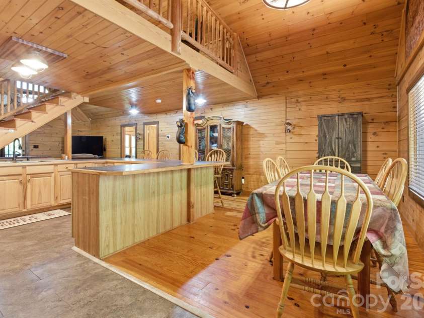 152 Rivercliff Drive, Stony Point, NC 28678.  MLS# CAR4385217, YatesRealty ID 25479. Kitchen + Dining
