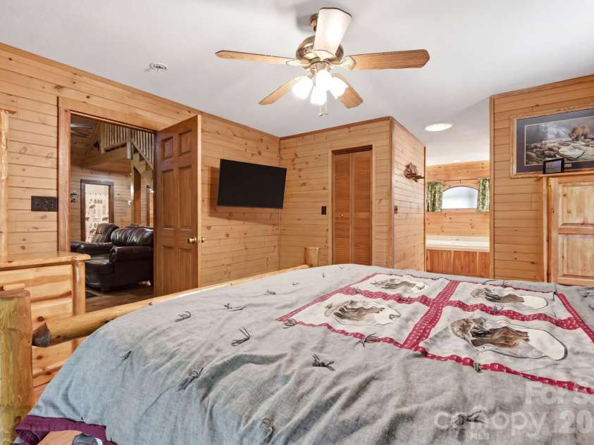 152 Rivercliff Drive, Stony Point, NC 28678.  MLS# CAR4385217, YatesRealty ID 25479. Master Bedroom