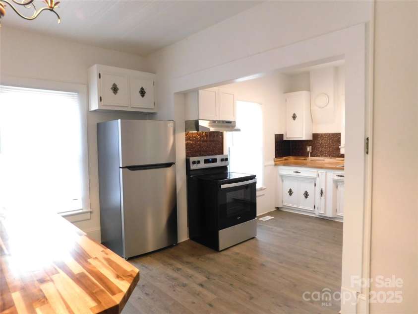 39 Railroad Street, Lincolnton, NC 28092.  MLS# CAR4234127, YatesRealty ID 2548. 