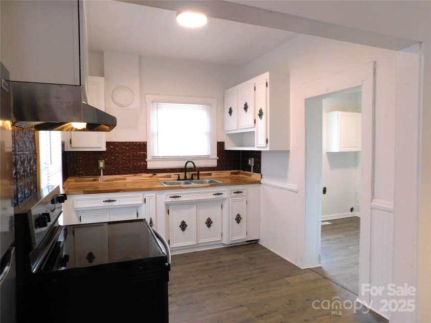 39 Railroad Street, Lincolnton, NC 28092.  MLS# CAR4234127, YatesRealty ID 2548. 