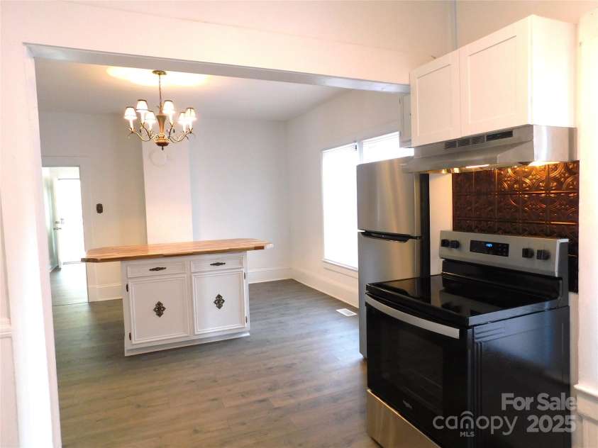 39 Railroad Street, Lincolnton, NC 28092.  MLS# CAR4234127, YatesRealty ID 2548. 