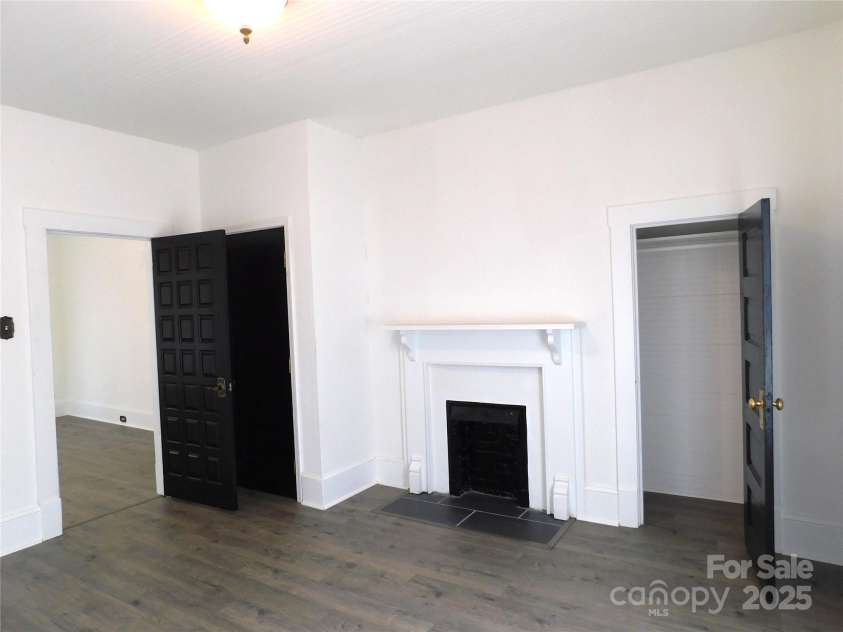 39 Railroad Street, Lincolnton, NC 28092.  MLS# CAR4234127, YatesRealty ID 2548. 