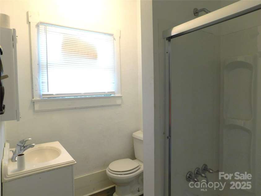 39 Railroad Street, Lincolnton, NC 28092.  MLS# CAR4234127, YatesRealty ID 2548. 