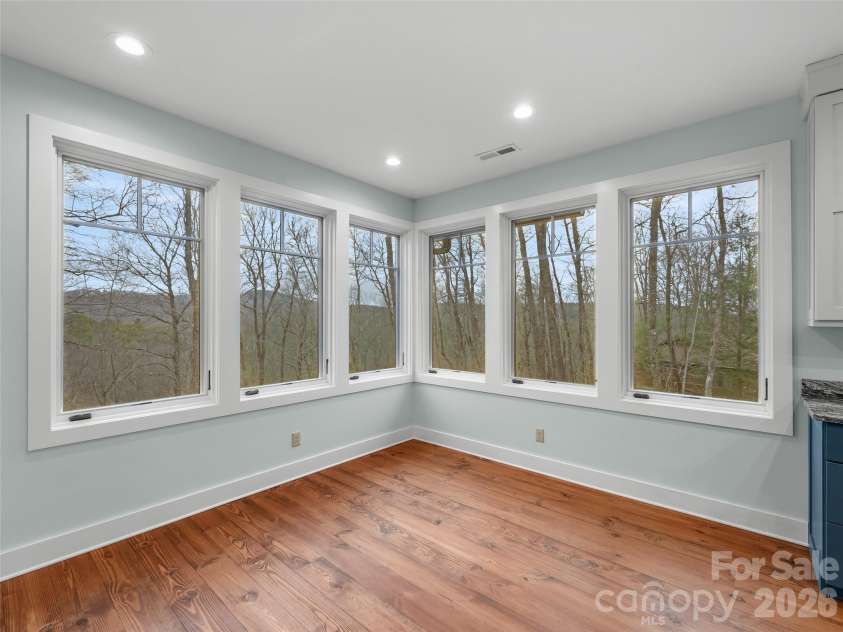 472 Cardinal Road, Brevard, NC 28712.  MLS# CAR4339828, YatesRealty ID 2548. Dining Area