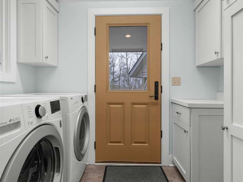 472 Cardinal Road, Brevard, NC 28712.  MLS# CAR4339828, YatesRealty ID 2548. Laundry / Mud Room